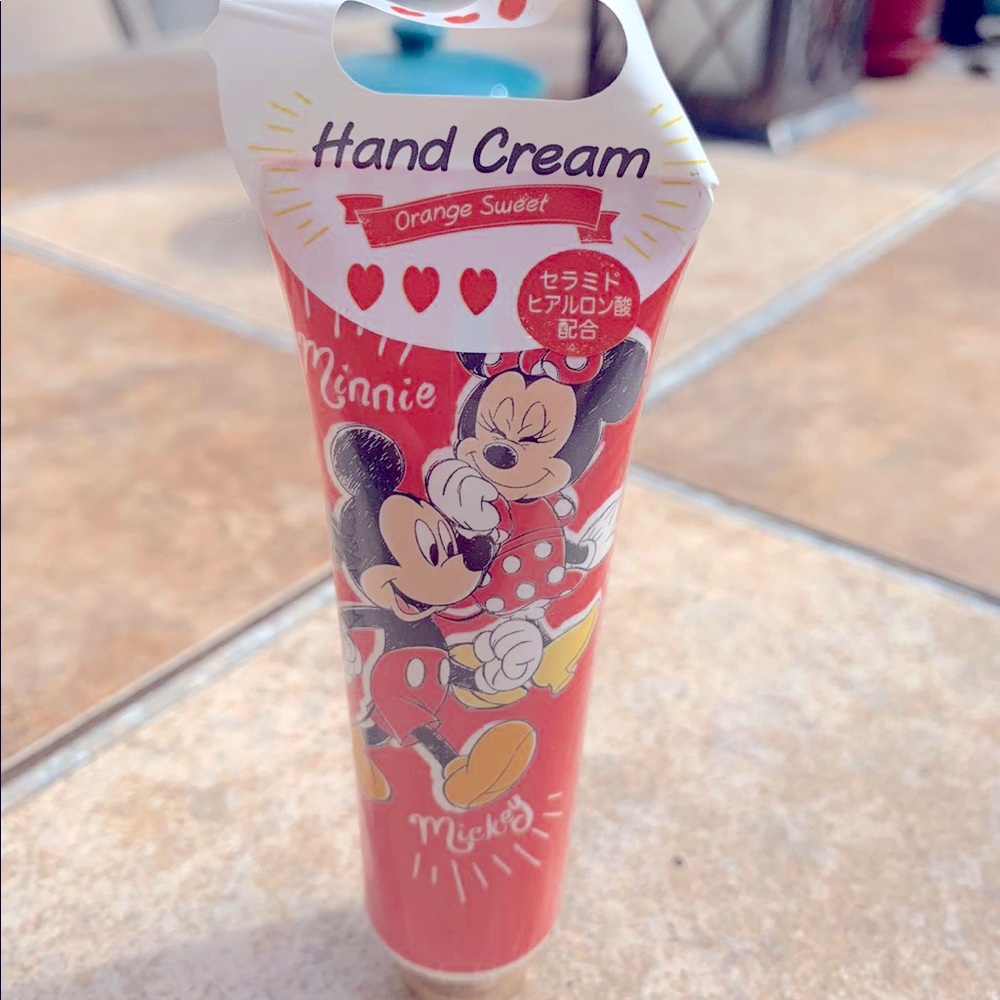 Tokyo Disneyland Minnie Hand Créme